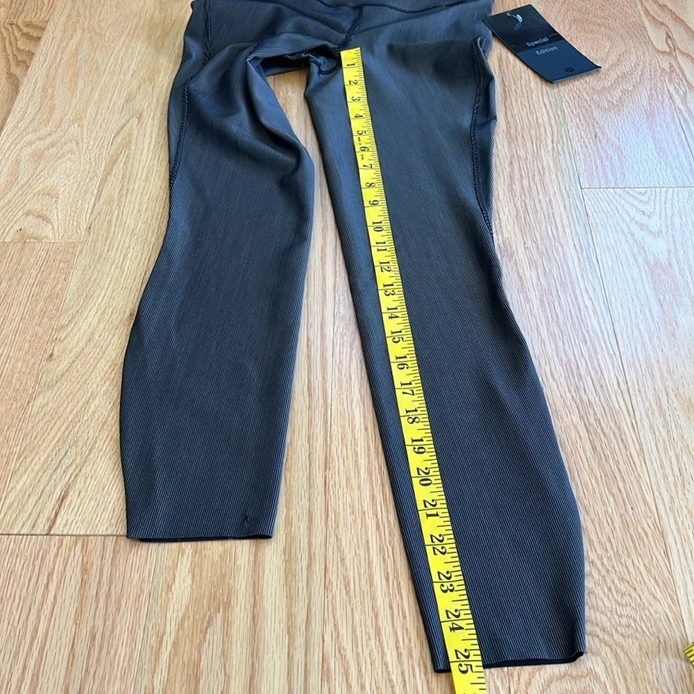 New! Lululemon SZ 2, Base pace HR tight Two tone ribbed 25” leggings.
